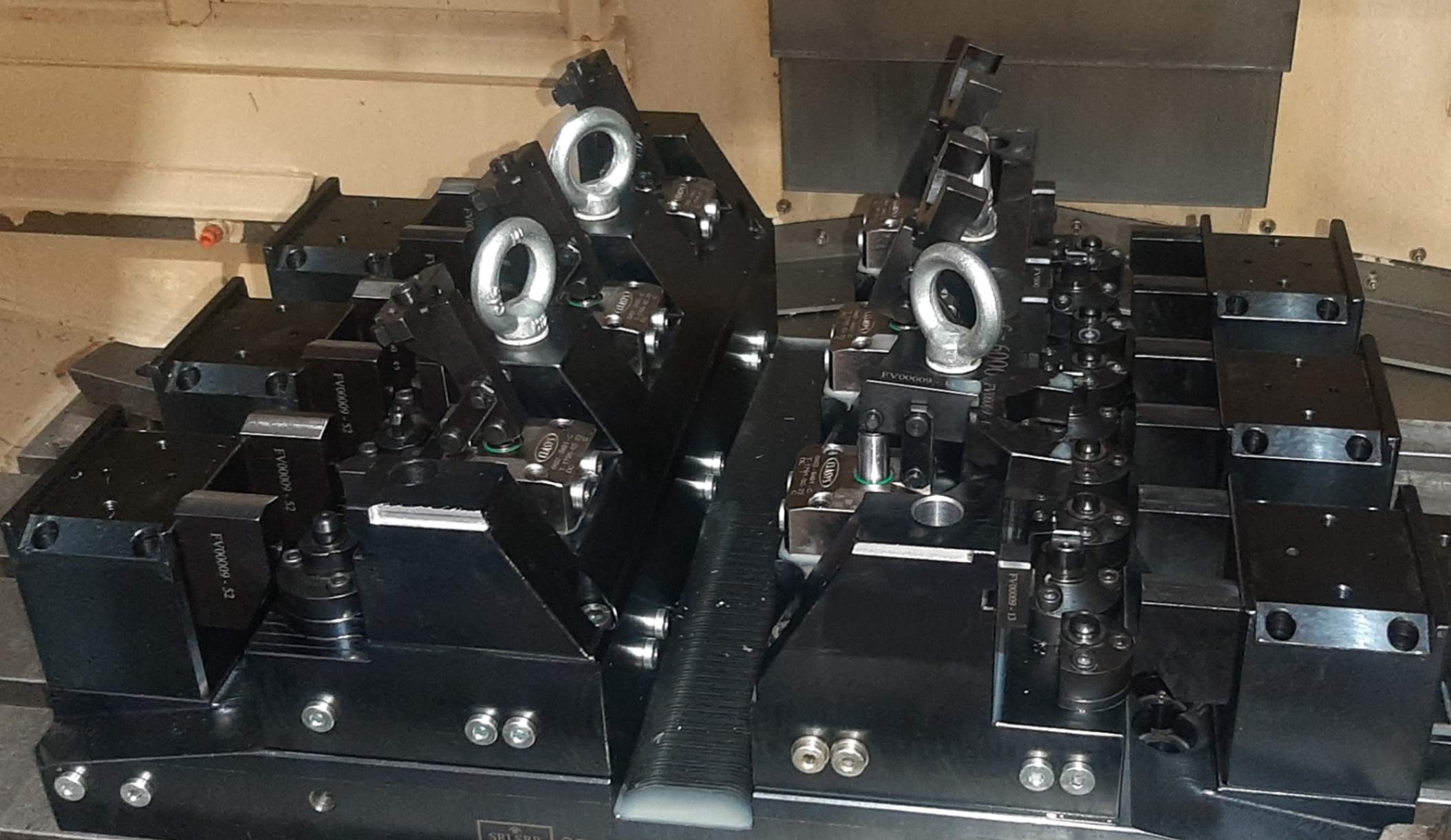 manual fixtures in Usa